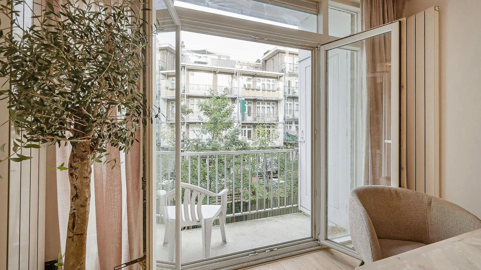 Light And Modern Apartment Amsterdam 0*,