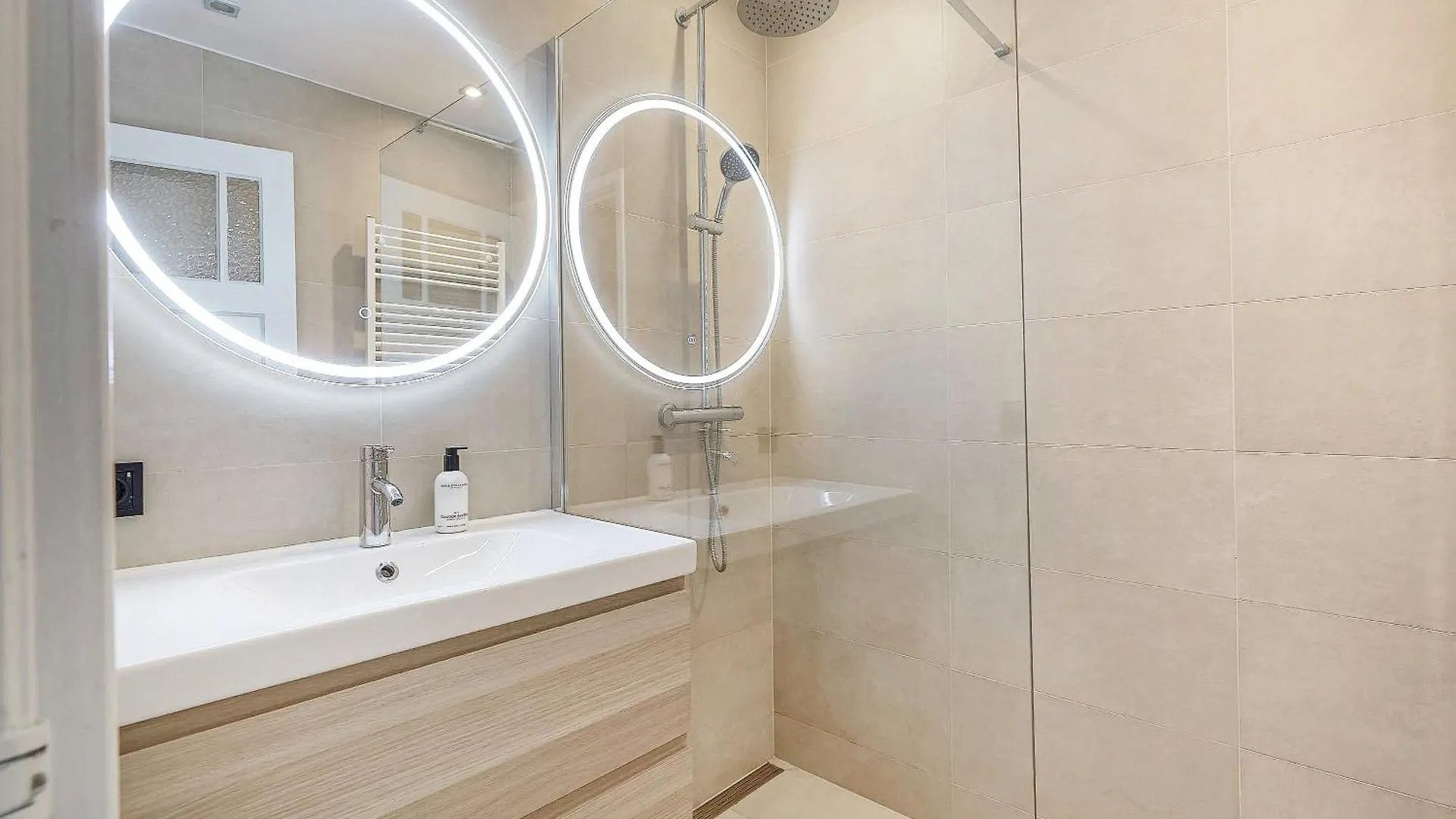 Light And Modern Apartment Amsterdam 0*,